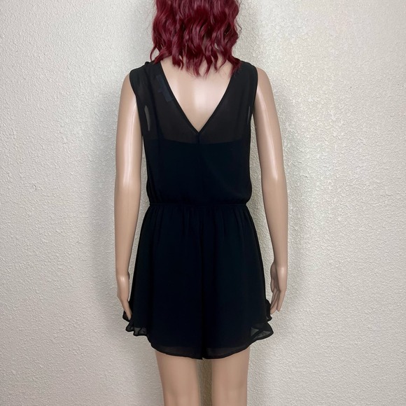 ASTR Chiffon Romper Womens Large Black Surplice Ruffle Hem Lined - Picture 4 of 15